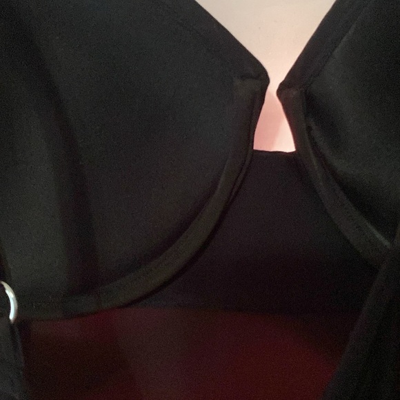 MIRACLESUIT Black WITH SILVER GOLD ACCENTS WO SIZE 14 UNDERWIRE SWIM TOP CLEAN - Picture 12 of 13